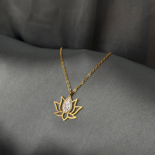 COLLIER - LOTUS BLANC