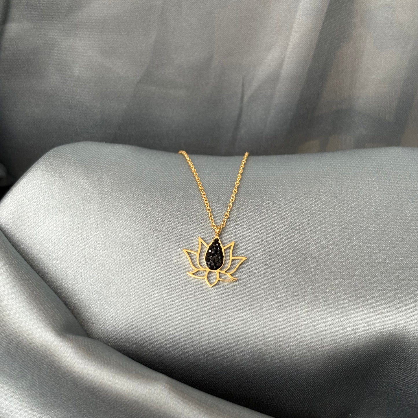 COLLIER - LOTUS NOIR